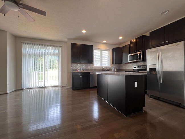 property at 3332 Sun Ct