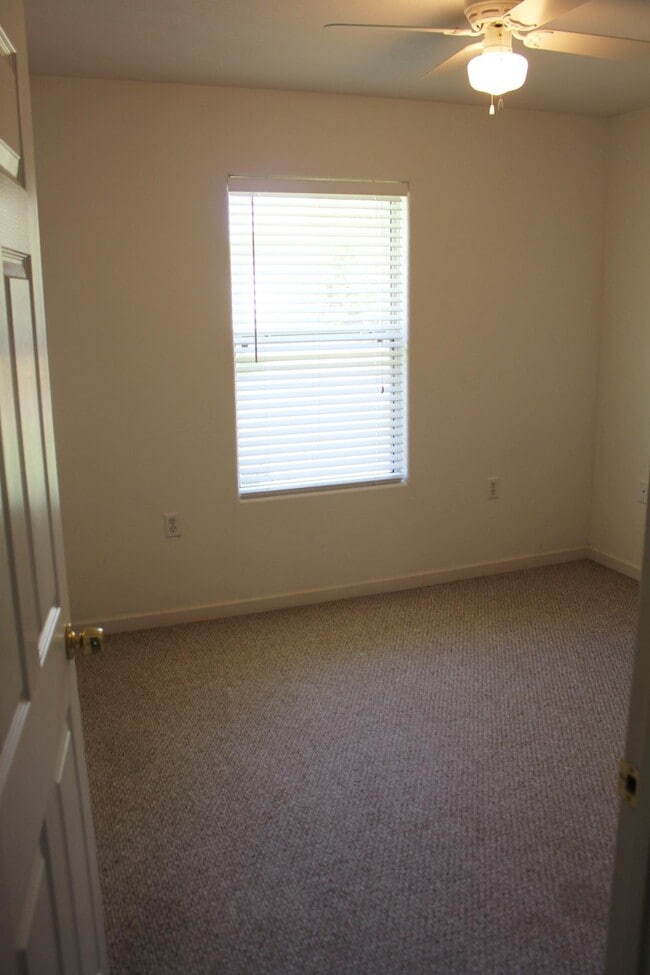 8617 Olivera St in Navarre, FL - Building Photo - Building Photo