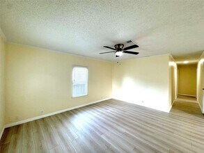 11730 Greenglen Dr in Houston, TX - Building Photo - Building Photo