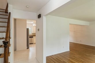 22 Central St in Huntington, NY - Building Photo - Building Photo