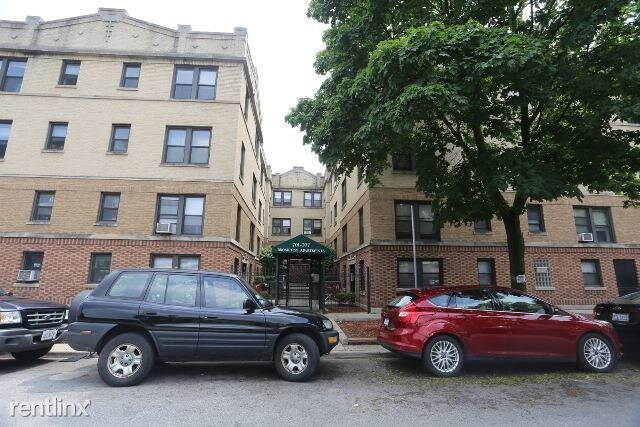 703 W Brompton Ave-Unit -Unit 10 in Chicago, IL - Building Photo