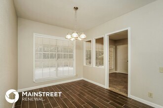 8643 Silent Oaks in San Antonio, TX - Building Photo - Building Photo