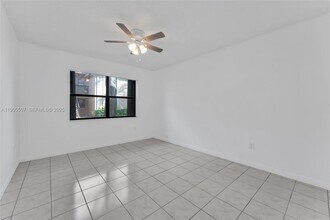 9730 Hammocks Blvd in Miami, FL - Building Photo - Building Photo