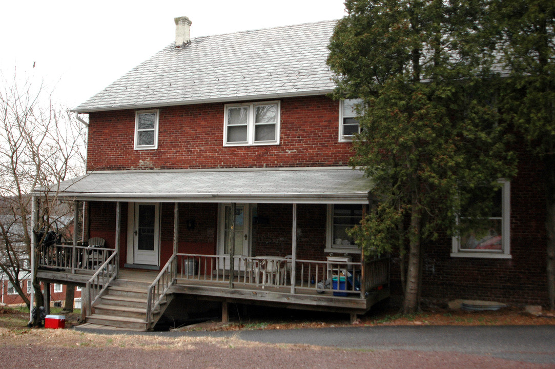 150 Perkiomen Ave in Schwenksville, PA - Building Photo