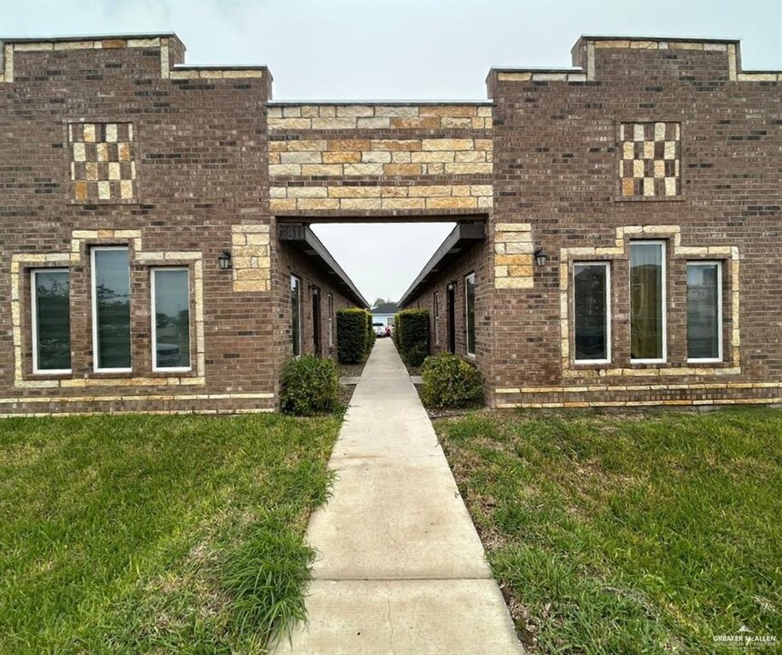 2811 Primrose Ave in Edinburg, TX - Building Photo