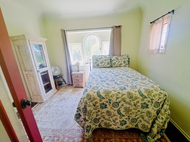 212 3rd Ave, Unit Ocean View Month to Month in Venice, CA - Foto de edificio - Building Photo