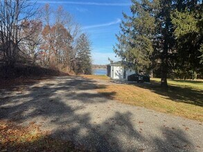 2740 Judah Rd in Orion Township, MI - Foto de edificio - Building Photo