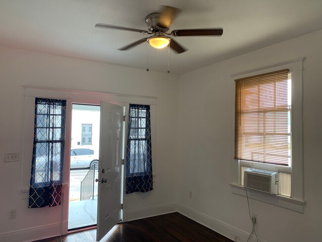 2709 N Roman St in New Orleans, LA - Foto de edificio - Building Photo