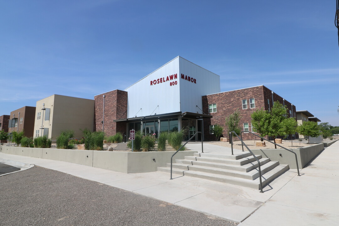 Roselawn Manor in Artesia, NM - Building Photo