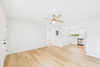 Iris Flats in Melbourne, FL - Building Photo - Building Photo