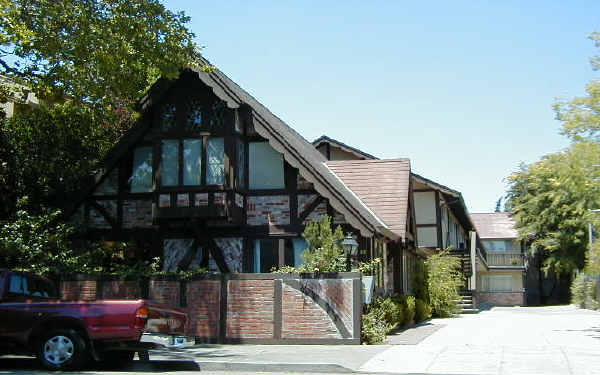 22 Belle Ave in San Anselmo, CA - Foto de edificio - Building Photo