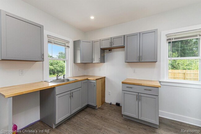 392 Philip St-Unit -1 in Detroit, MI - Building Photo - Building Photo