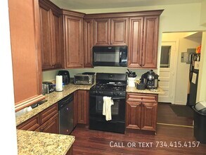 707 S Division St-Unit -Giant House in Ann Arbor, MI - Building Photo - Building Photo