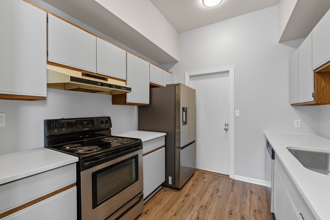 1740 N Arlington Pl, Unit B in Milwaukee, WI - Building Photo