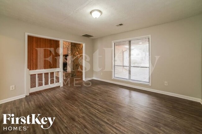 8805 Elon Trail in Jonesboro, GA - Foto de edificio - Building Photo