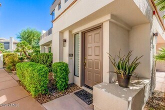7222 E Gainey Ranch Rd in Scottsdale, AZ - Building Photo - Building Photo