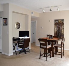 2807 Veronia Dr-Unit -202 in Palm Beach Gardens, FL - Building Photo - Building Photo