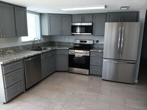 547 Adrian St SW in Albuquerque, NM - Building Photo - Building Photo