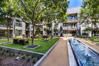 The Southwestern in Dallas, TX - Building Photo - Building Photo