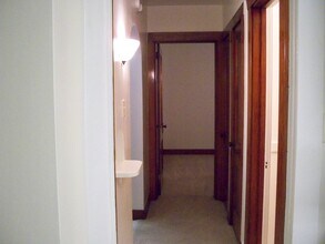 331 W Cedar St, Unit Apt 2 in Springfield, IL - Building Photo - Building Photo