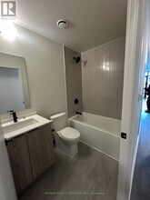 181-181 Sterling Rd in Toronto, ON - Building Photo - Building Photo