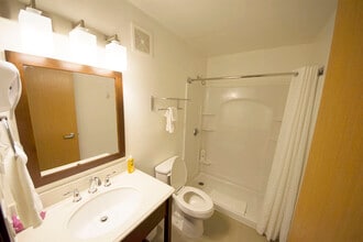 3483 Rewak Dr, Unit 207 in Fairbanks, AK - Building Photo - Building Photo
