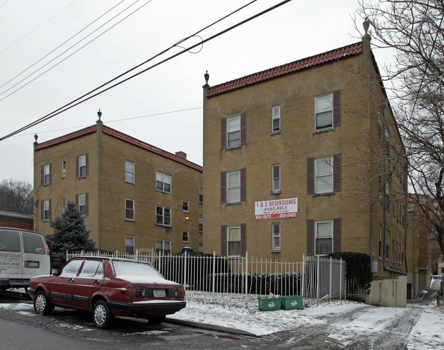 319 Howell Ave in Cincinnati, OH - Building Photo