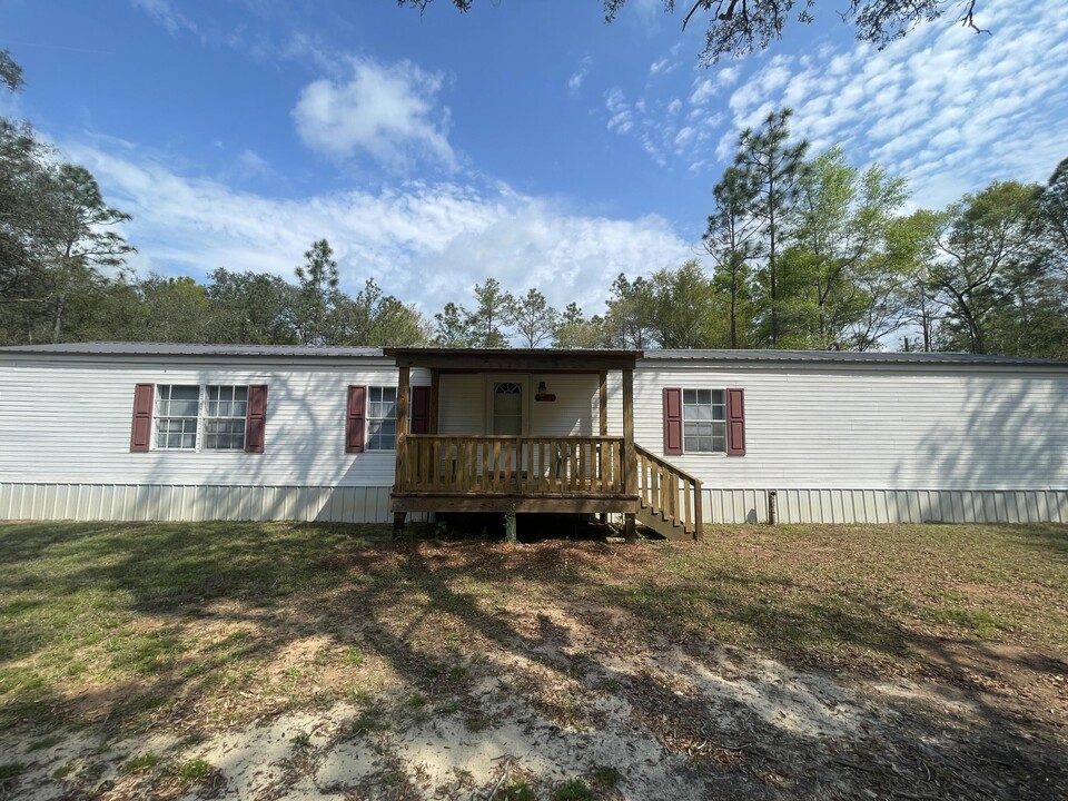 4278 Horseshoe Ln in Holt, FL - Building Photo