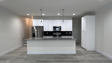 1915 Cypress Ln in Cleveland, TN - Foto de edificio - Building Photo