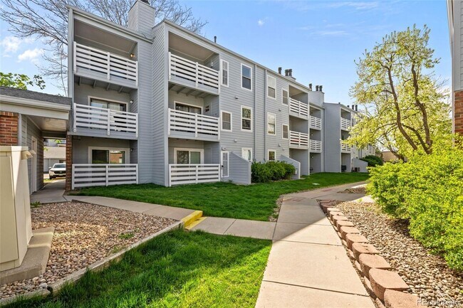 property at 7665 E Eastman Ave