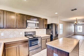 822 Cactus Star in San Antonio, TX - Building Photo - Building Photo
