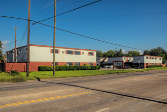 Hollywood Apartments in Pasadena, TX - Building Photo - Building Photo