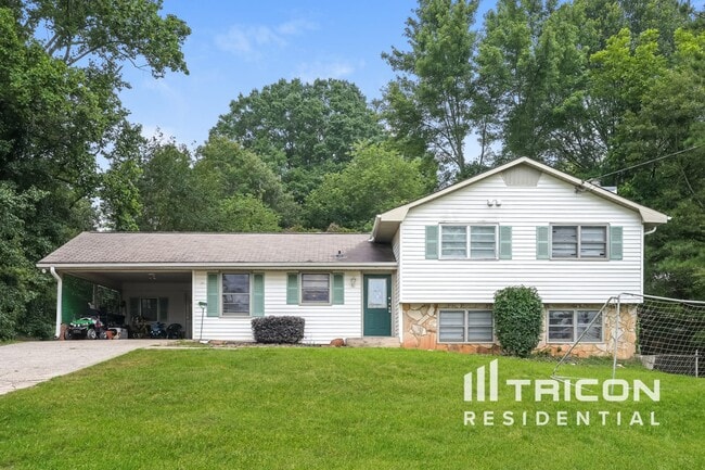 property at 455 Huntington Dr