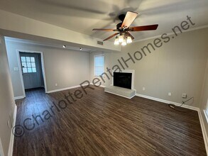 7201 Pathfinder Ct in Charlotte, NC - Building Photo - Building Photo