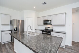 5735 Sycamore Glen Dr in Spring, TX - Building Photo - Building Photo