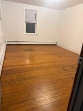 137 Bradford St in Bristol, RI - Foto de edificio - Building Photo