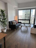 1070 Rue Drummond in Montréal, QC - Building Photo