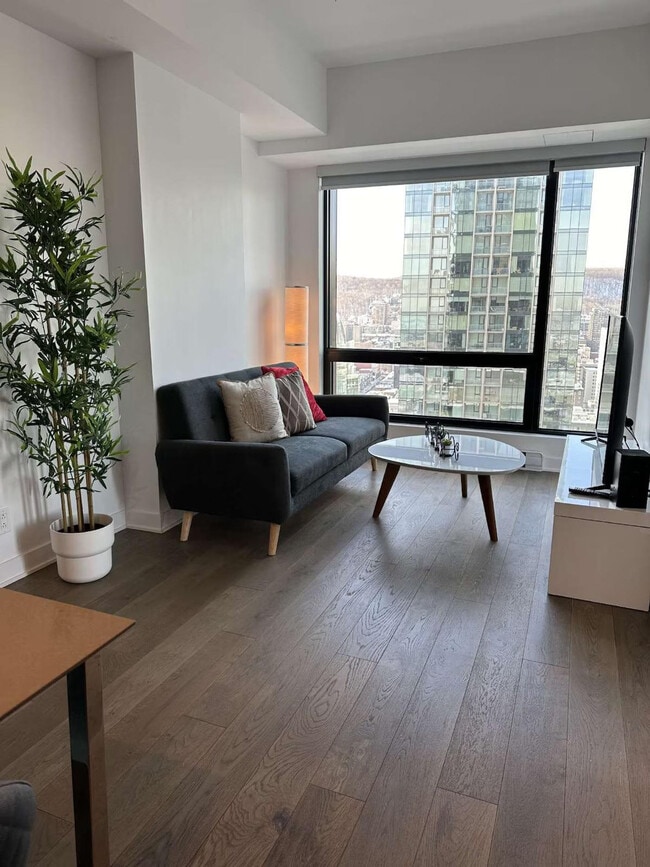 1070 Rue Drummond