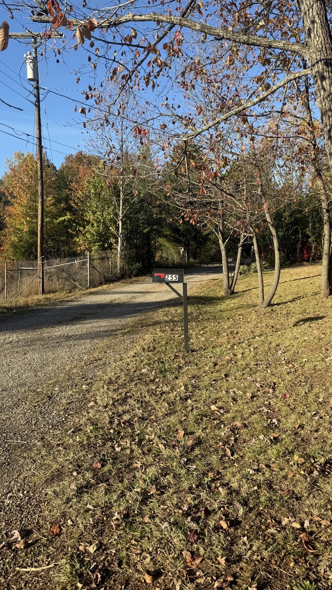 255 16th Street Pl SE, Unit Hickory Duplex 255 in Hickory, NC - Foto de edificio - Building Photo