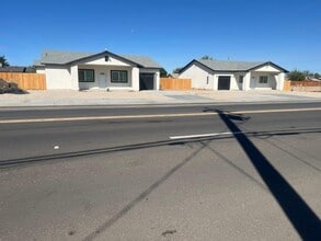 18218 Bellflower St in Adelanto, CA - Foto de edificio - Building Photo
