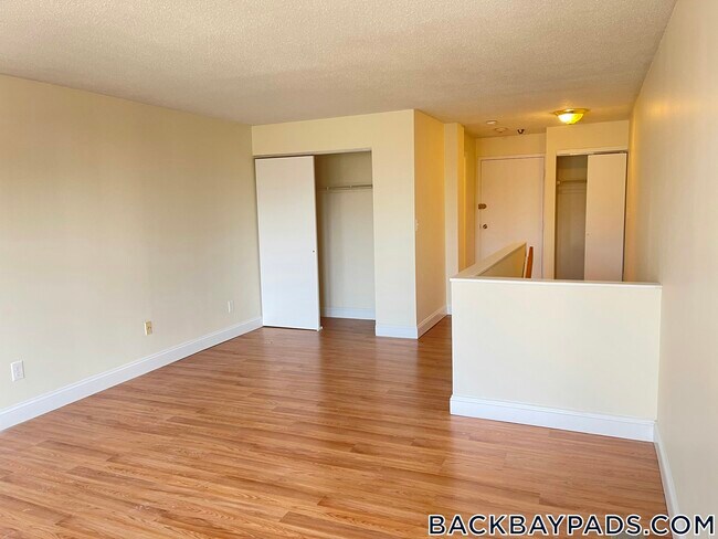 1078 Boylston St, Unit 2 in Boston, MA - Building Photo - Building Photo