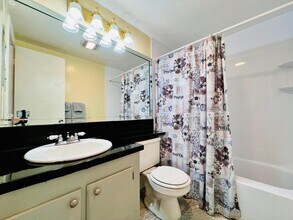 211 Easthampton I in West Palm Beach, FL - Building Photo - Building Photo