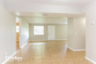 7716 Monetta Dr in Jacksonville, FL - Building Photo - Building Photo