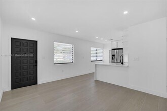1293 SW 22nd Ave in Miami, FL - Building Photo - Building Photo