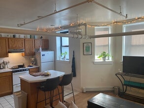 1127 Commonwealth Ave, Unit 34 in Boston, MA - Foto de edificio - Building Photo