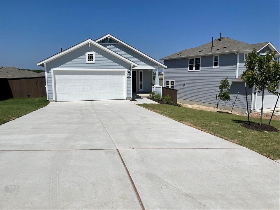 11324 Lago de Garda Dr in Austin, TX - Building Photo
