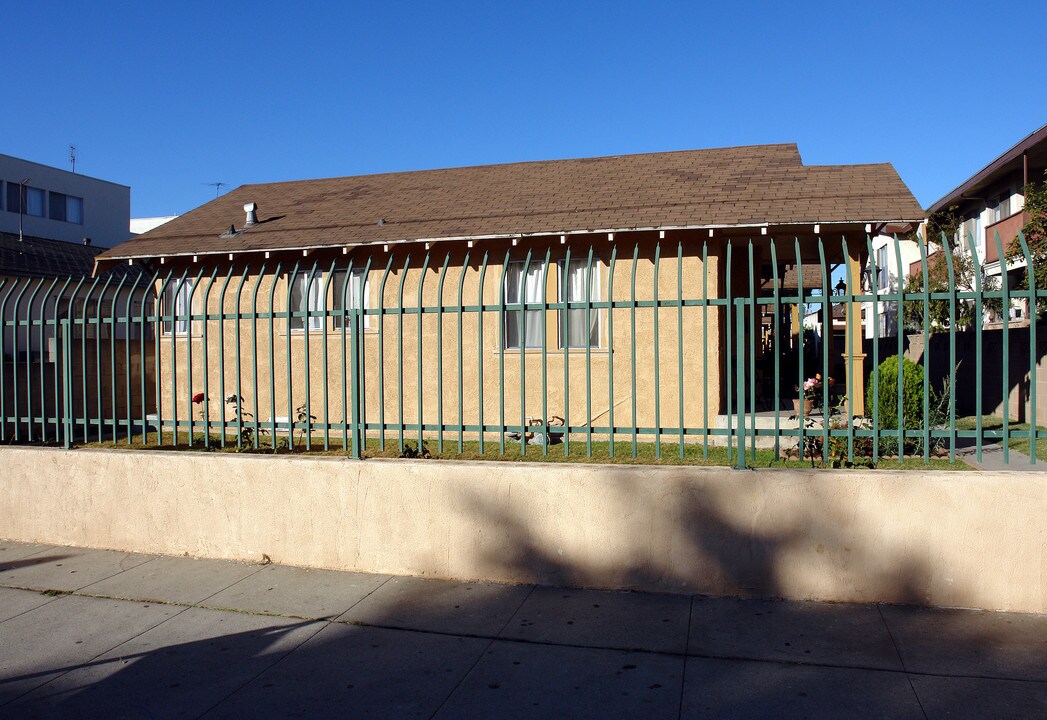 615 S Grevillea Ave in Inglewood, CA - Building Photo