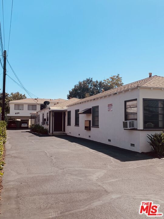 604 Windsor Rd in Glendale, CA - Building Photo - Building Photo