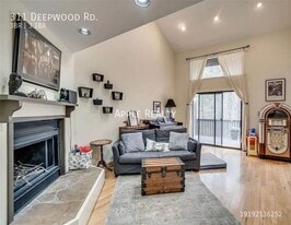 311 Deepwood Rd in Chapel Hill, NC - Building Photo