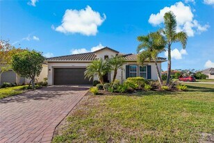 4604 Tobermory Way in Bradenton, FL - Building Photo